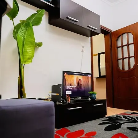 Spacious Next To Pazar Daire