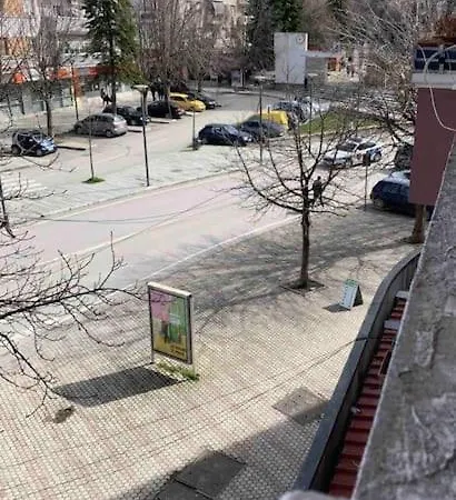 Spacious Next To Pazar Daire